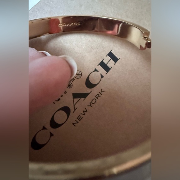 NWT Coach C Symbol white gold enamel hinged bangle bracelet - Picture 3 of 6